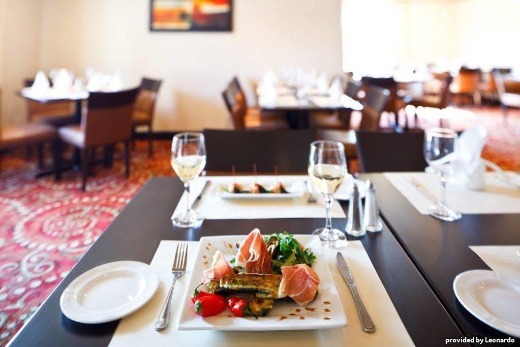 Best Western Hotel St. Jerome Сен-Жером Ресторант снимка